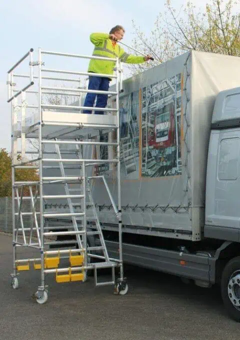 Günzburger Steigtechnik – mobiles Enteisungsgerüst
