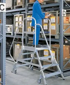 Günzburger Steigtechnik - Aluminium Podestleiter beidseitig begehbar mit Federrollen